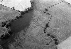 Bronze Age Barrow cemetery south-east of Elms Farm, Sheepy Magna. © Jim Pickering/NMR Bronze Age Barrow cemetery south-east of Elms Farm, Sheepy Magna. © Jim Pickering/NMR